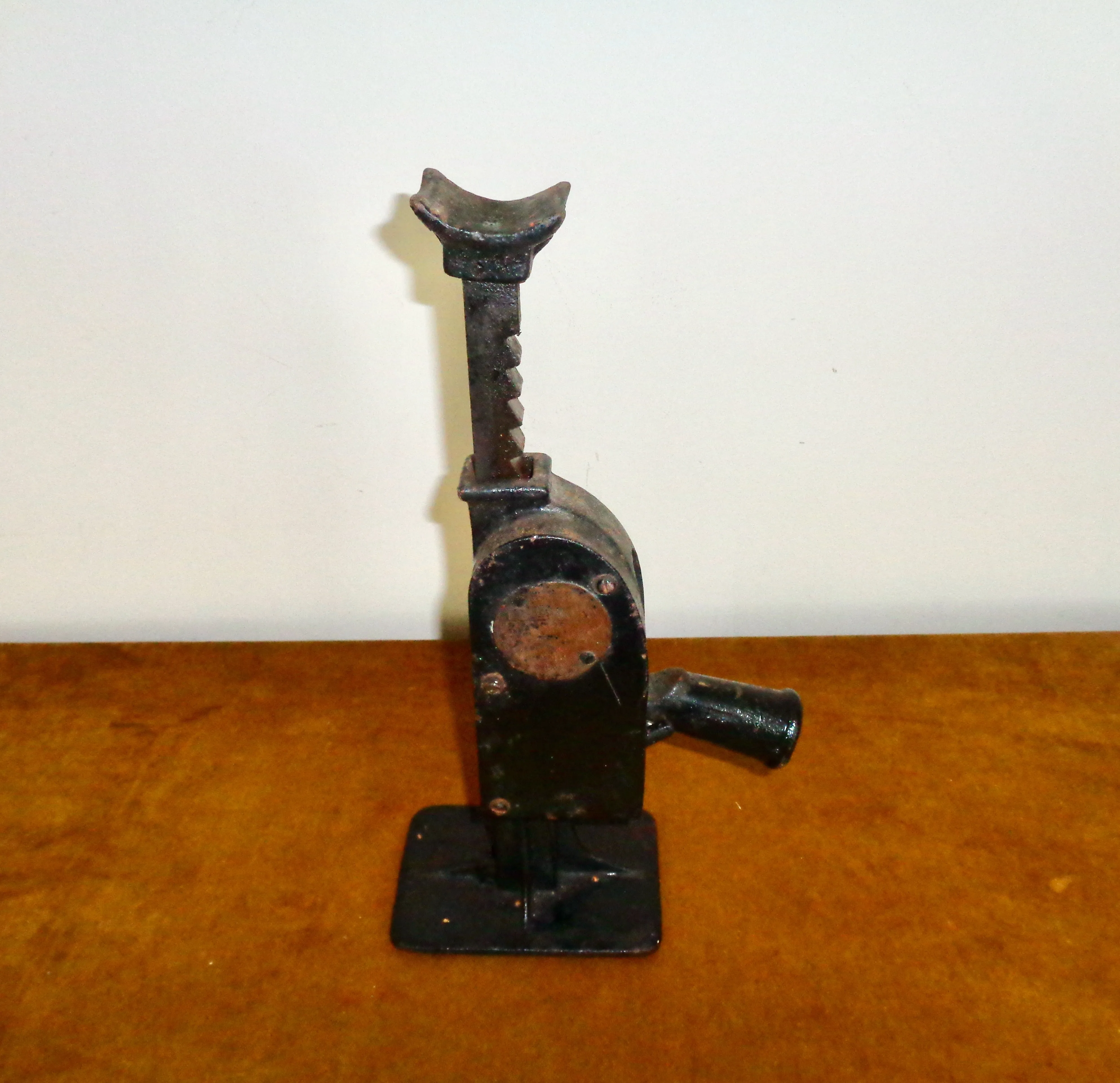 Antique No.1 Badger 3/4 ton Car Jack Made By Walker