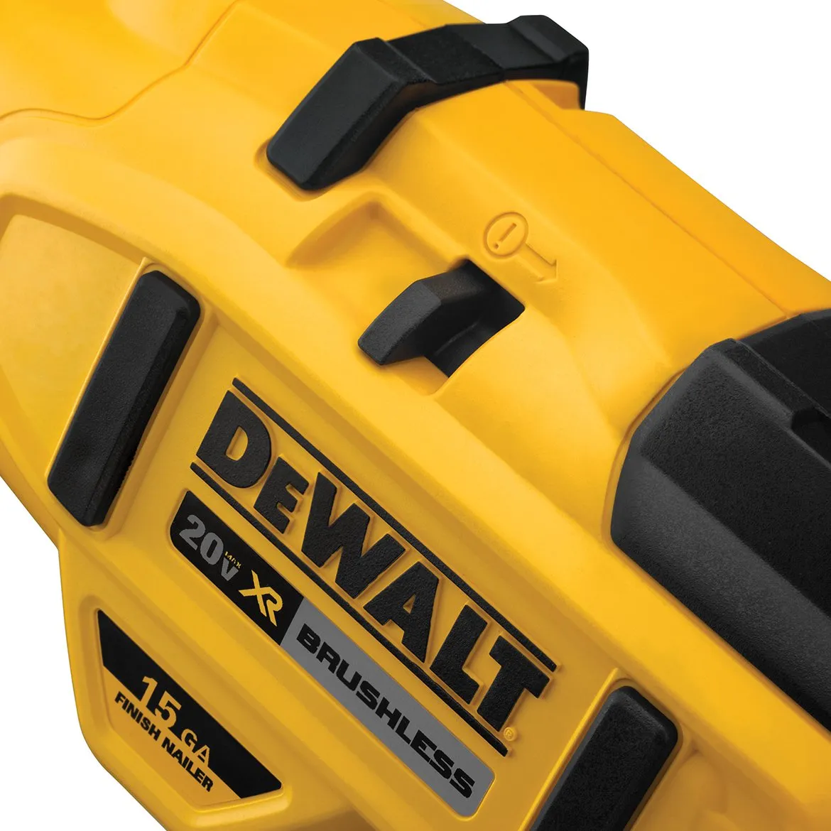 DeWALT DCN650D1 20V MAX XR 15-Gauge Cordless Angled Finish Nailer Kit